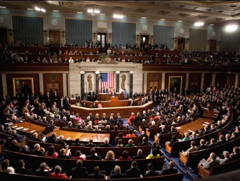 الكونغرس يخفض الانفاق المالي على تريب وتسليح ثوار سوريا
