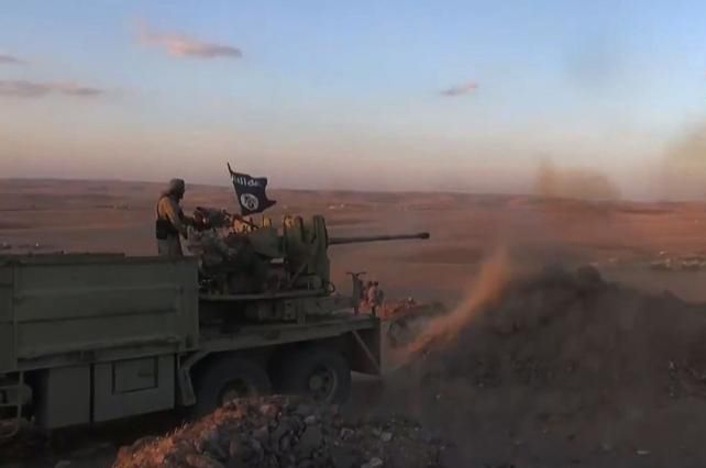 تنظيم داعش يسّيطر على عدة تلال في ريف حمص الشرقي ويقتل ضابط من الحرس الثوري الإيراني