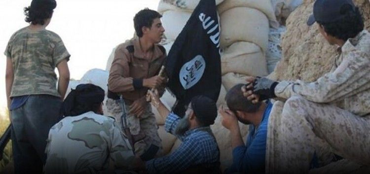 تنظيم داعش يستهدف بسيارة مفخخة تجمعات قوات النظام في حي الرصافة بدير الزور