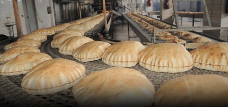قصة فساد وراء رفع سعر الخبز... حكومة النظام تكافئ شركة سرقت القمح بعقد استيراد جديد