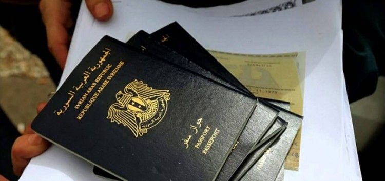 سوريون يغادرون سوريا تهريباً خوفاً من التقدم بطلبات جواز سفر